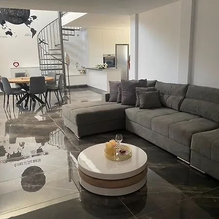 Olivia Pano Arodes